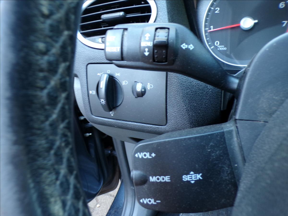 ford-focus-1-6-16v-tazne-zarizeni - 9