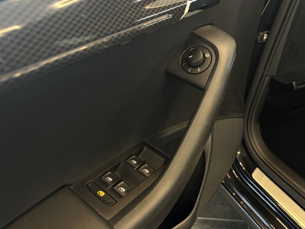 skoda-octavia-rs-cr-dsg-led-navi-servis - 7