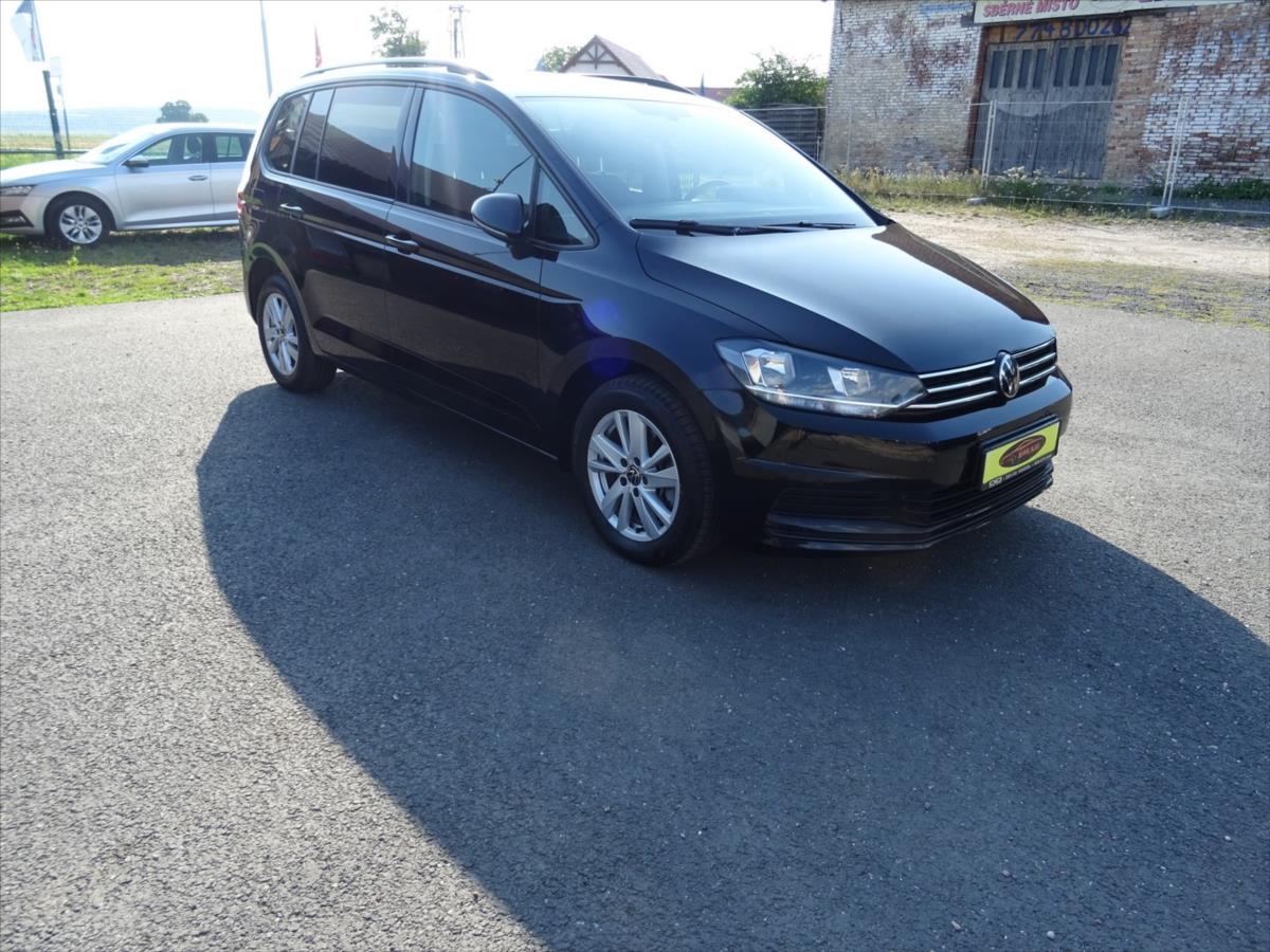 volkswagen-touran-2-0-tdi-110-kw-dsg - 1