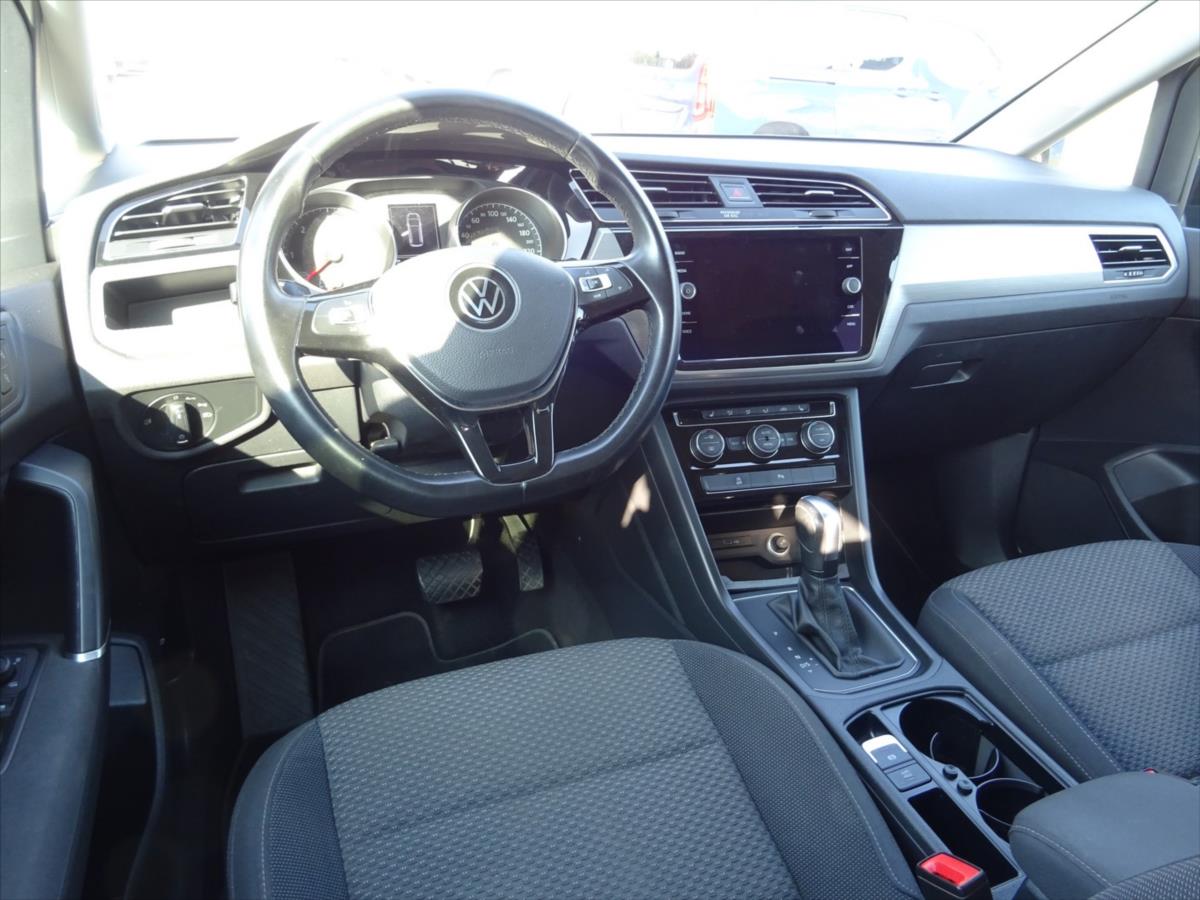 volkswagen-touran-2-0-tdi-110-kw-dsg - 8