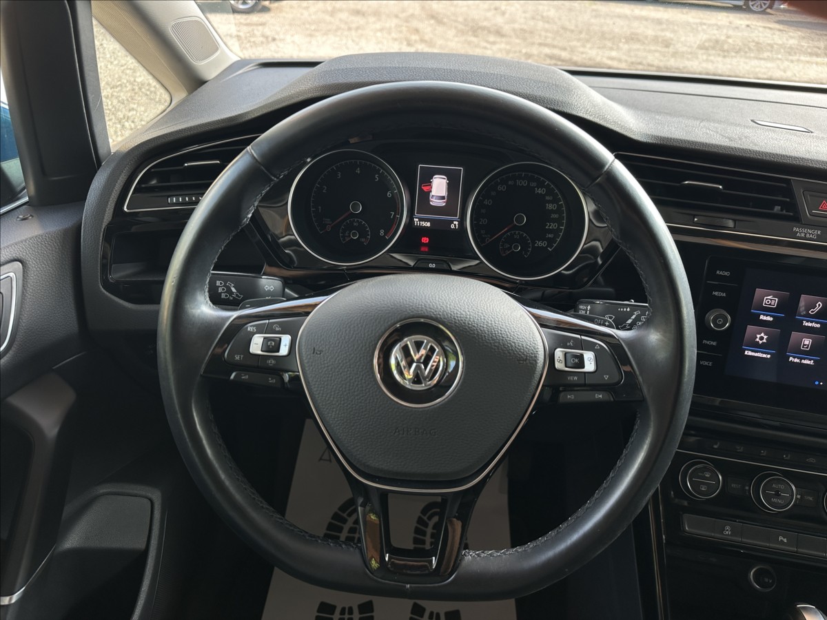 volkswagen-touran-1-5-tsi-110kw-dsg-highline - 8