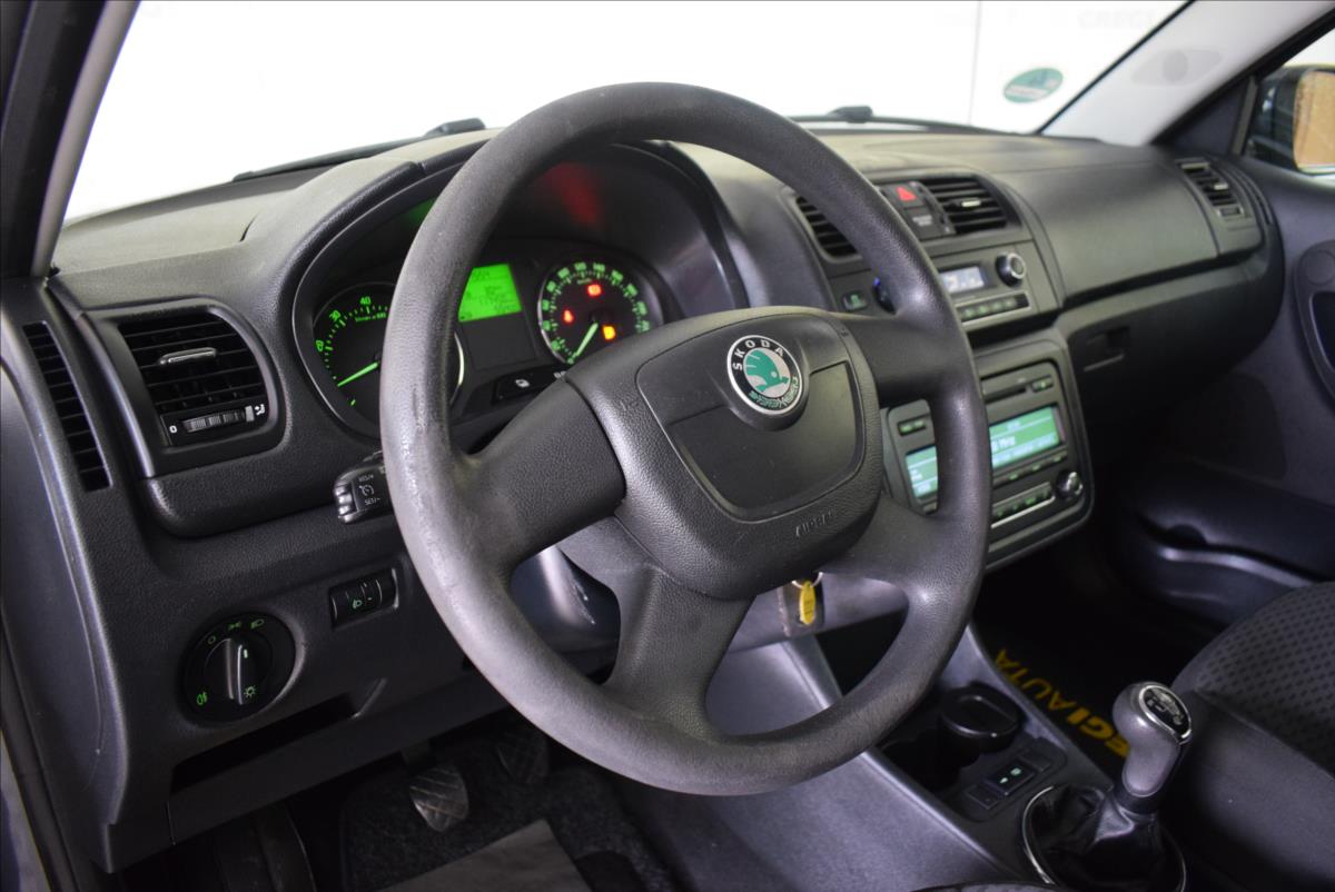 skoda-fabia-1-2-tsi-1-majitel-super-stav - 9