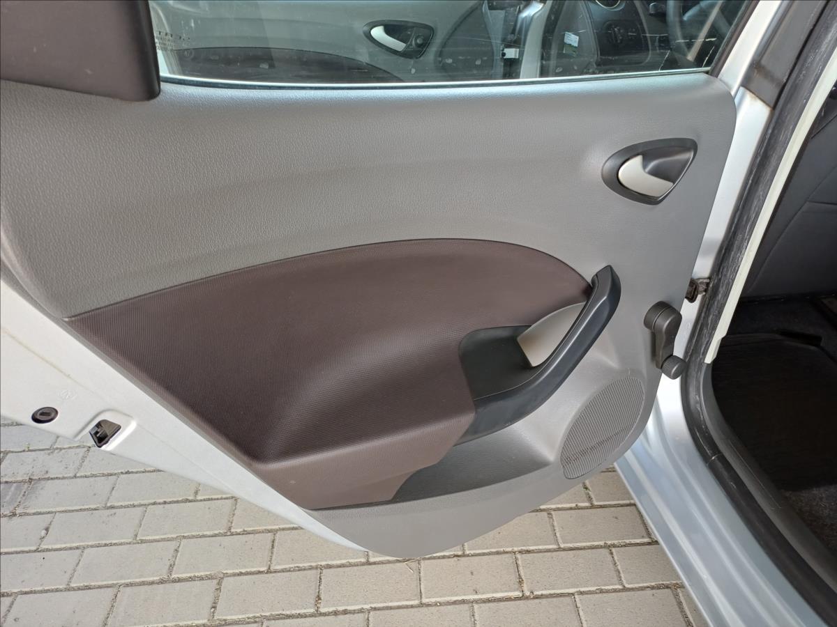 seat-ibiza-1-2-51-kw-zimni-kola - 9