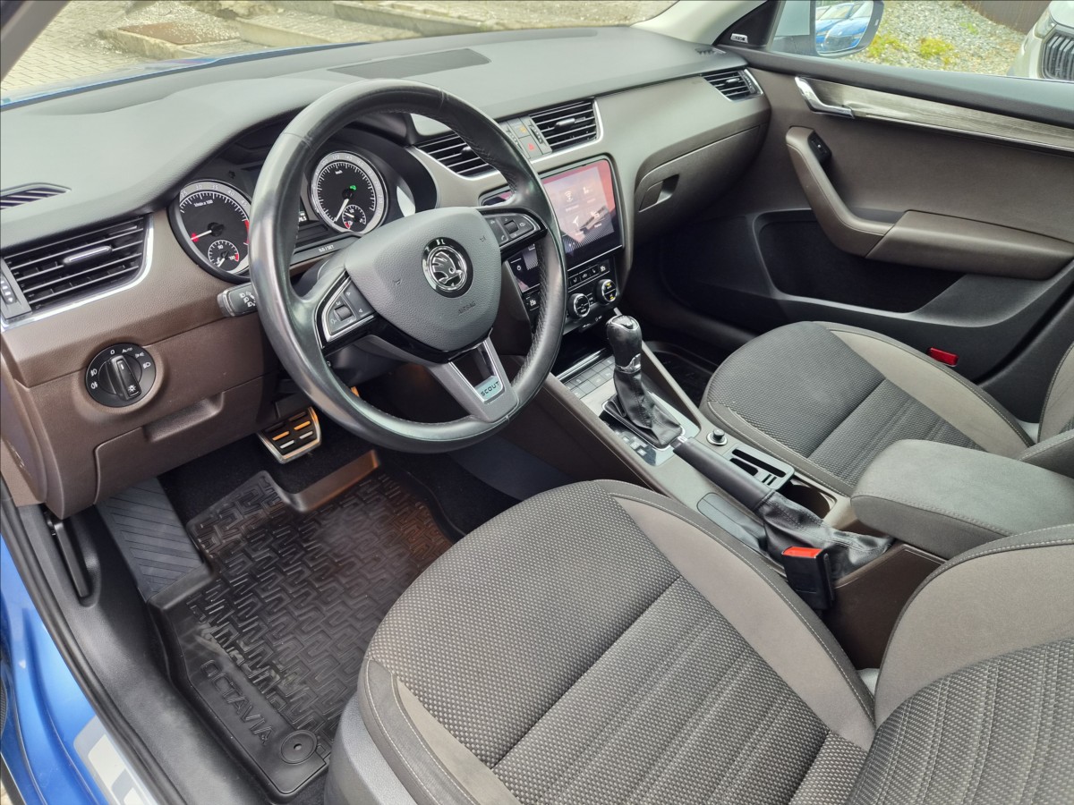 skoda-octavia-2-0-tdi-scout-webasto-kamera-tazne - 4