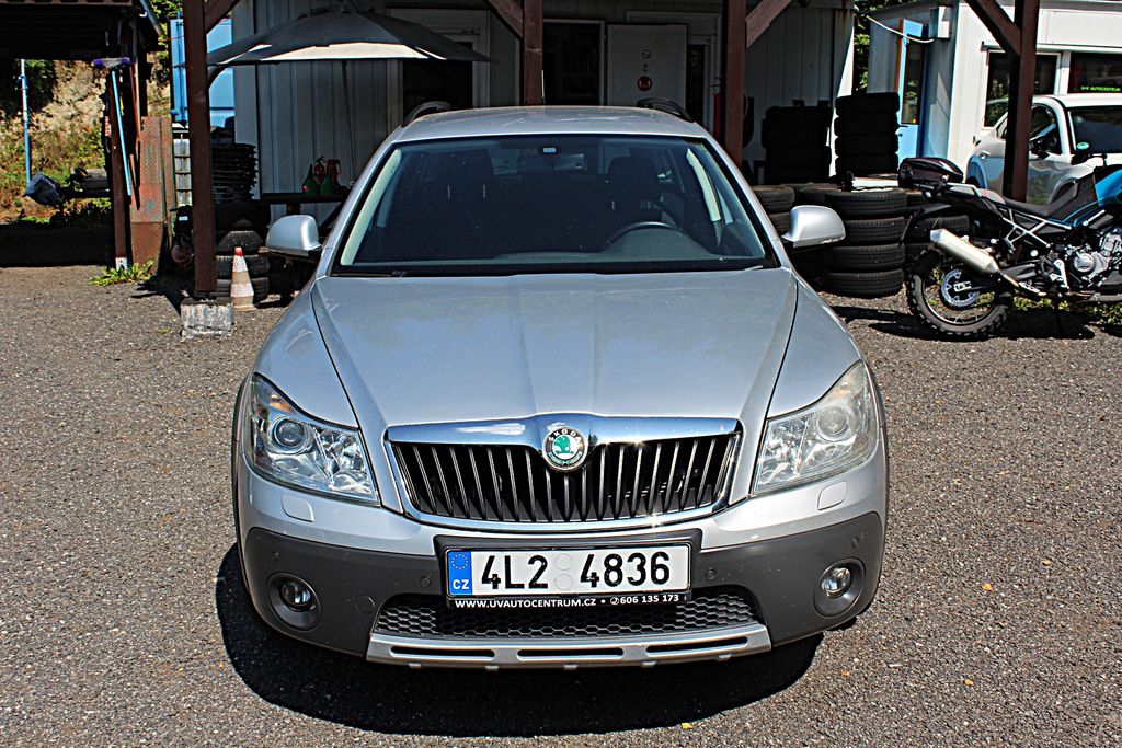 skoda-octavia-scout-2-0-tdi - 1
