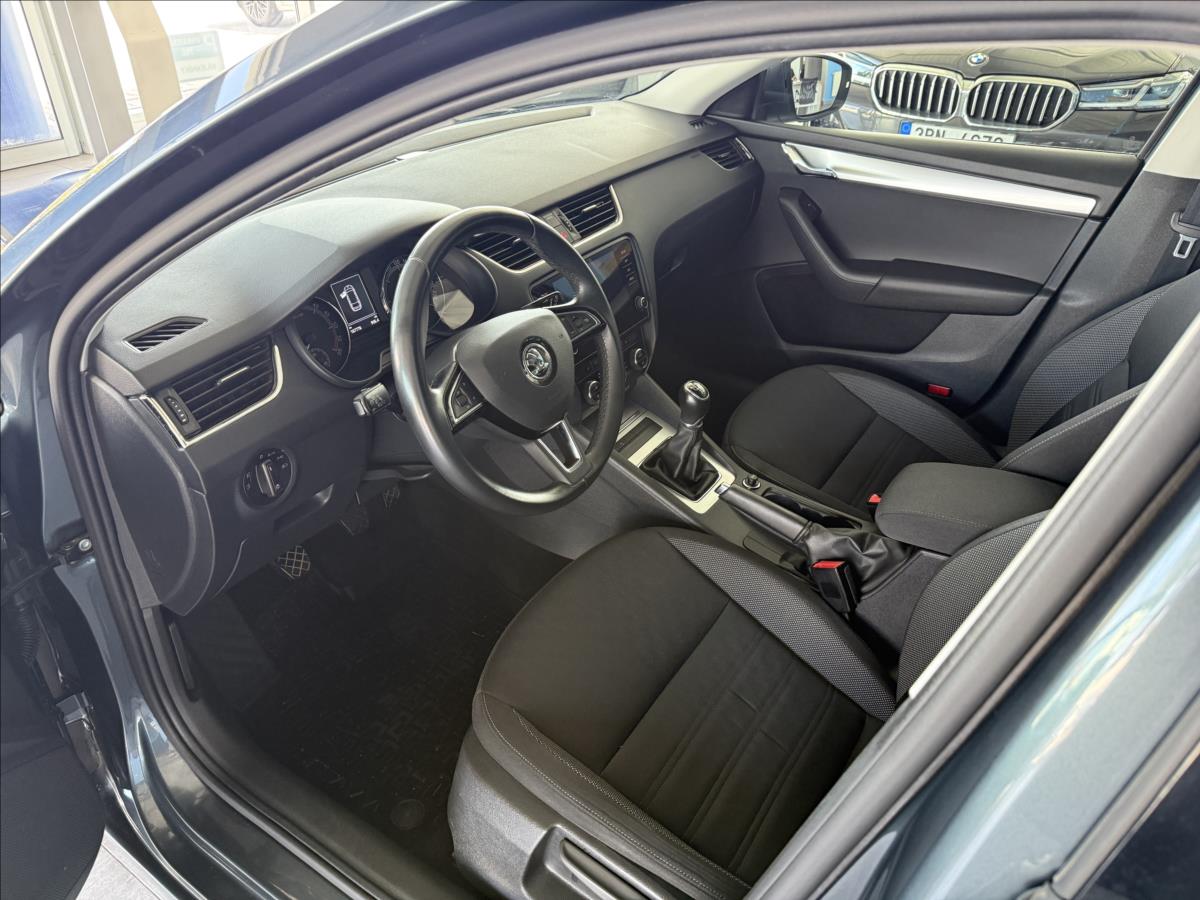 skoda-octavia-1-6-1-maj-serviska-dph-cr - 6