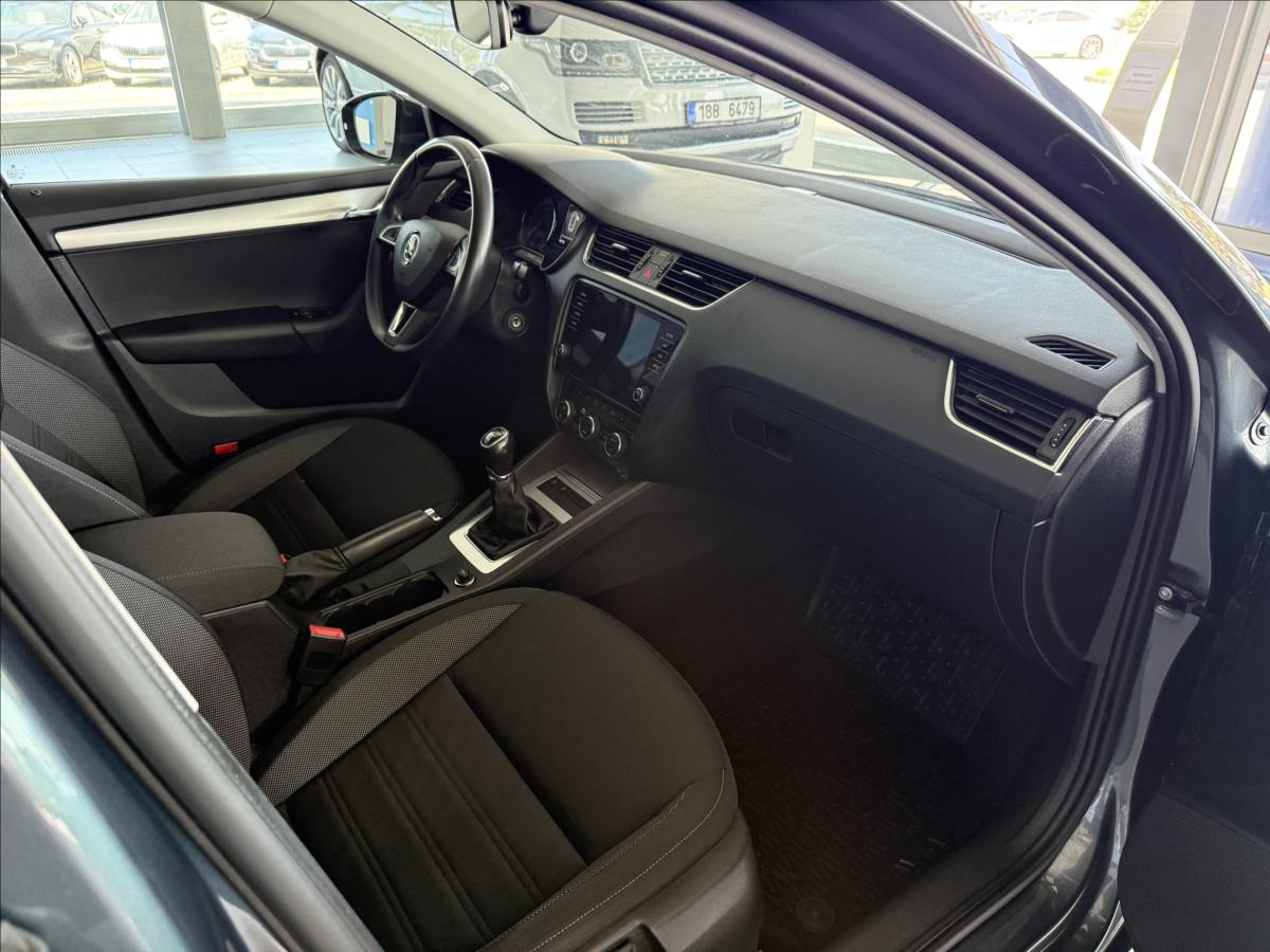 skoda-octavia-1-6-1-maj-serviska-dph-cr - 7