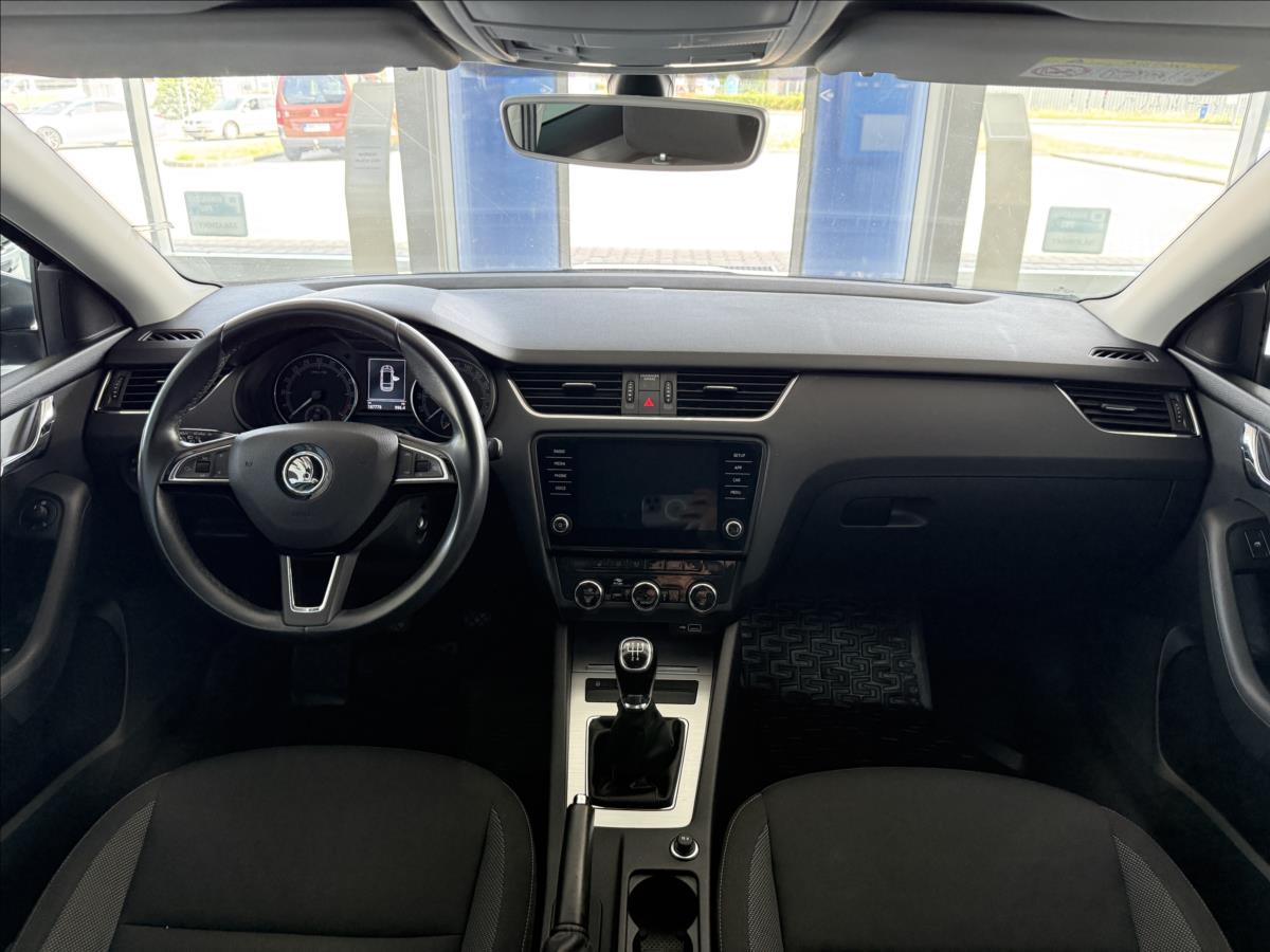 skoda-octavia-1-6-1-maj-serviska-dph-cr - 8