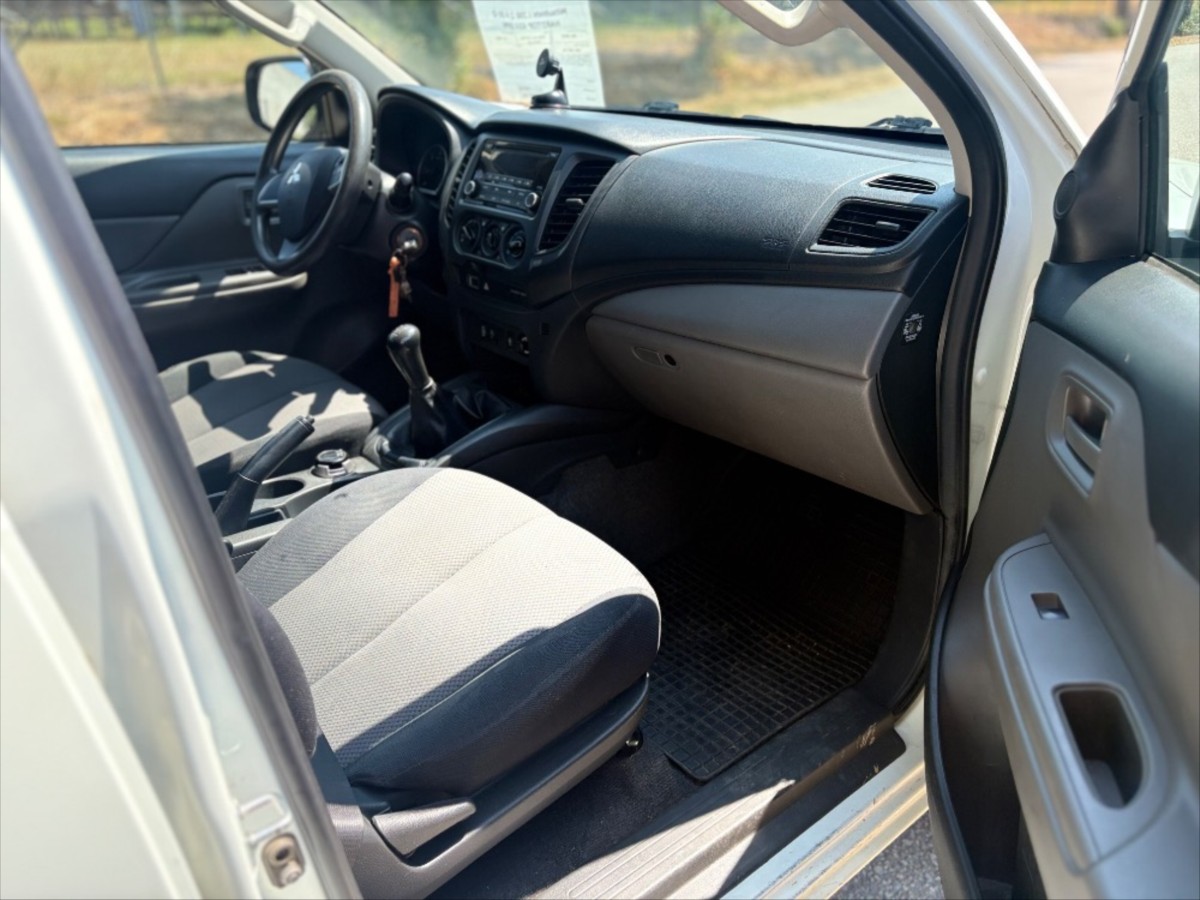 mitsubishi-l200-2-4-di-d-hardtop-4x4-dph - 9