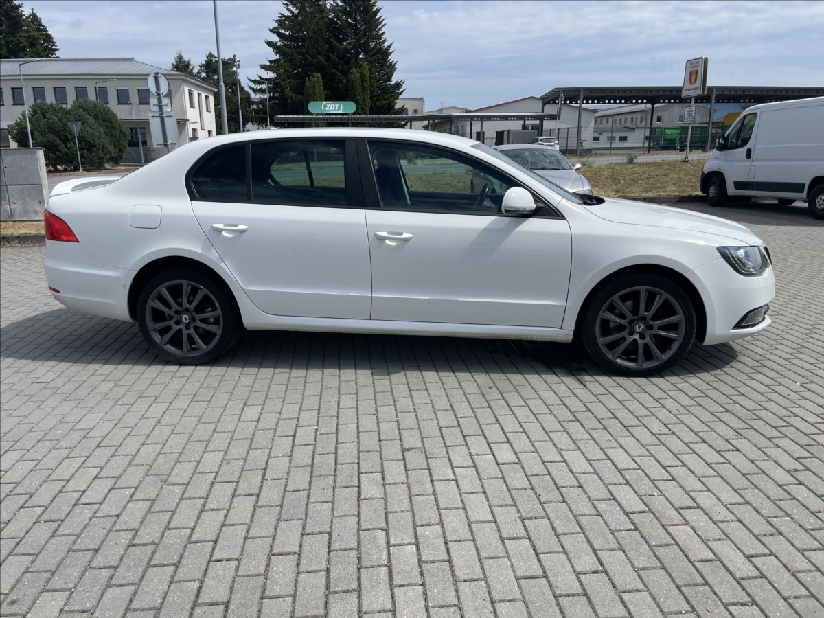 skoda-superb-2-0-tdi-103kw-elegance-facelift-led-czauto - 4