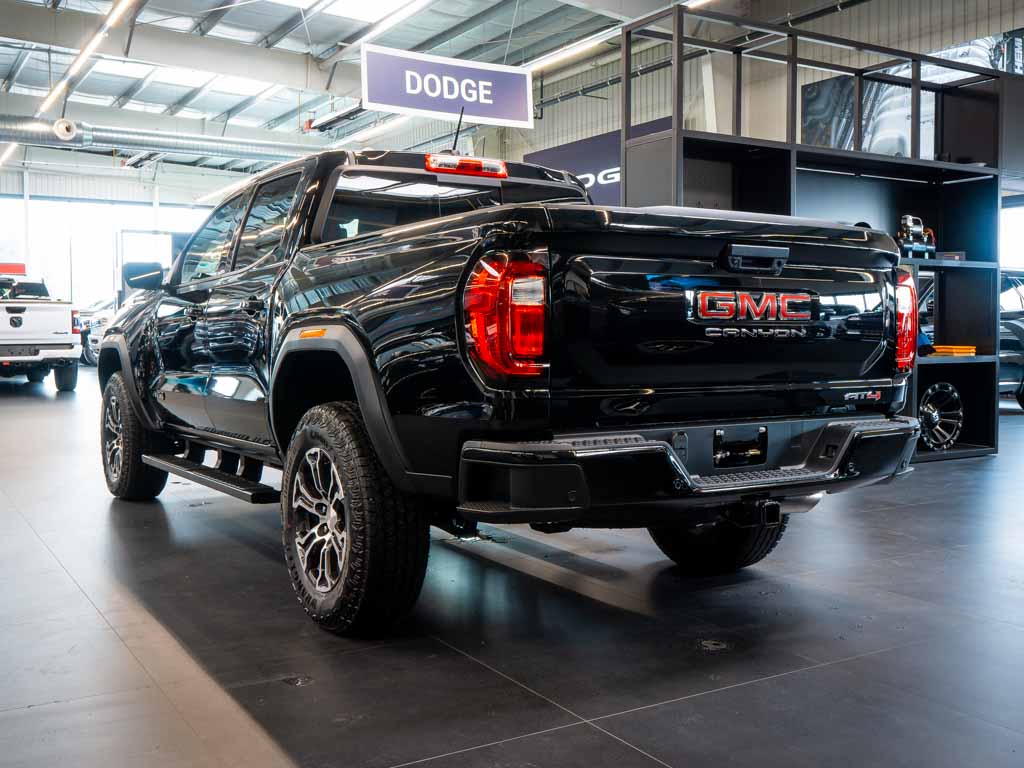gmc-canyon-2-7-at4-premium-headup-2-lift - 2
