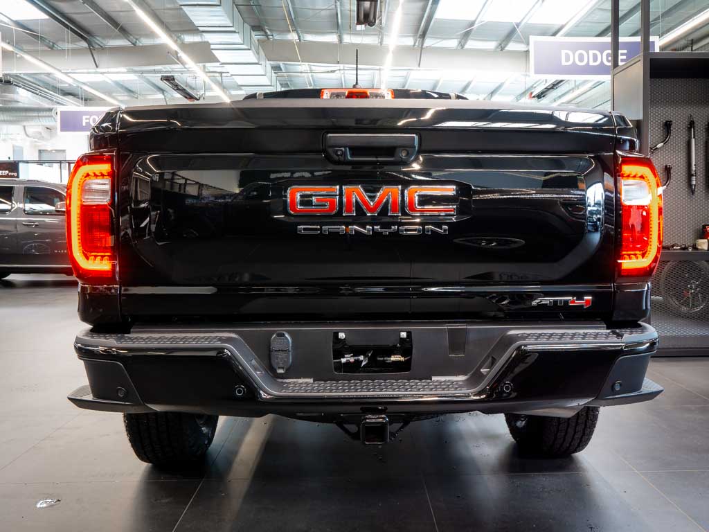 gmc-canyon-2-7-at4-premium-headup-2-lift - 4