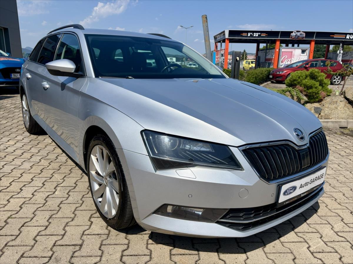 skoda-superb-2-0-tdi-style-navi-bi-xenon - 3