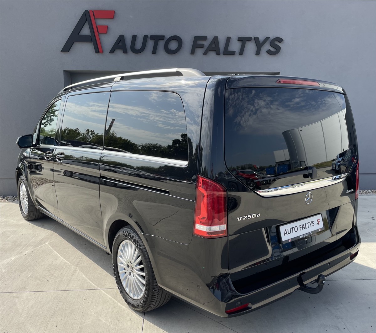mercedes-benz-tridy-v-2-0-250d-4matic-long-cr-1-maj - 4