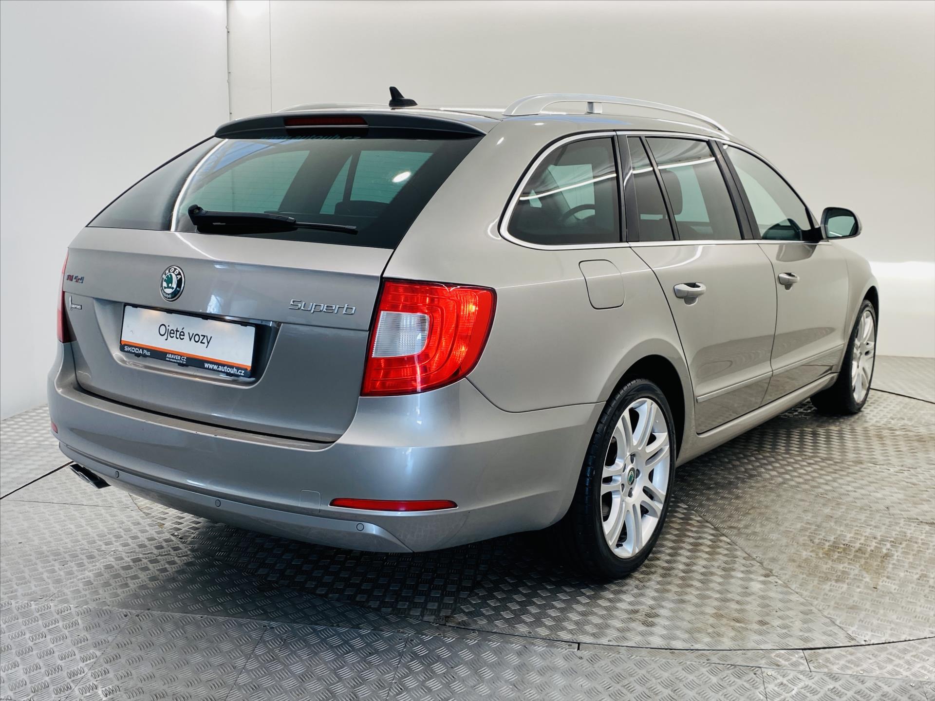 skoda-superb-2-0-tdi-125kw-4x4-elegance - 1