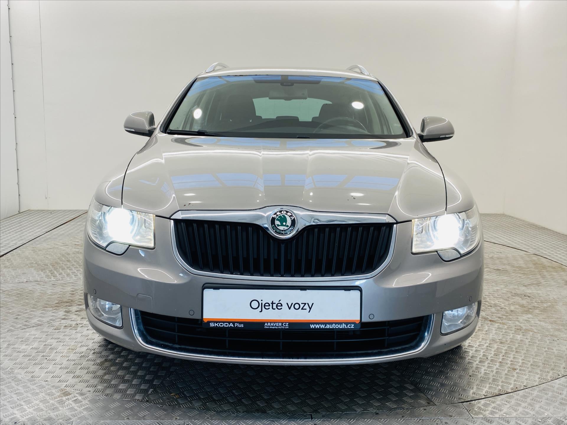 skoda-superb-2-0-tdi-125kw-4x4-elegance - 3