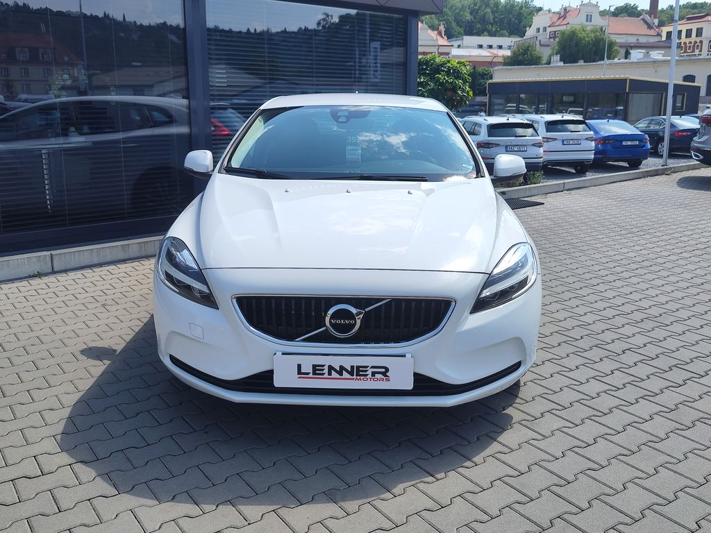 volvo-v40-2-0-d3-110kw-cr - 1