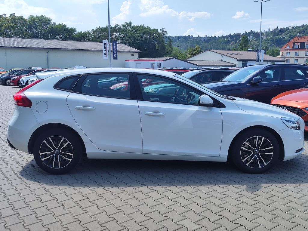 volvo-v40-2-0-d3-110kw-cr - 3
