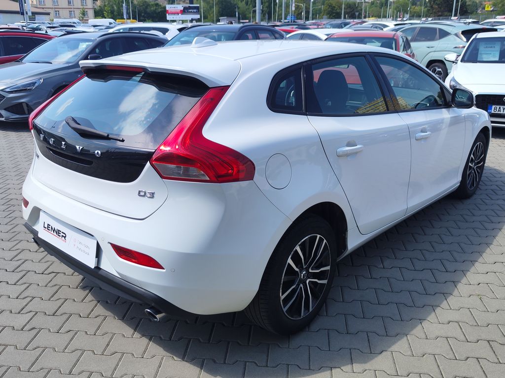 volvo-v40-2-0-d3-110kw-cr - 4