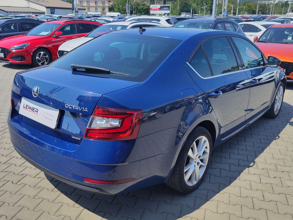 skoda-octavia-2-0-tdi-110kw-style-4x4 - 4