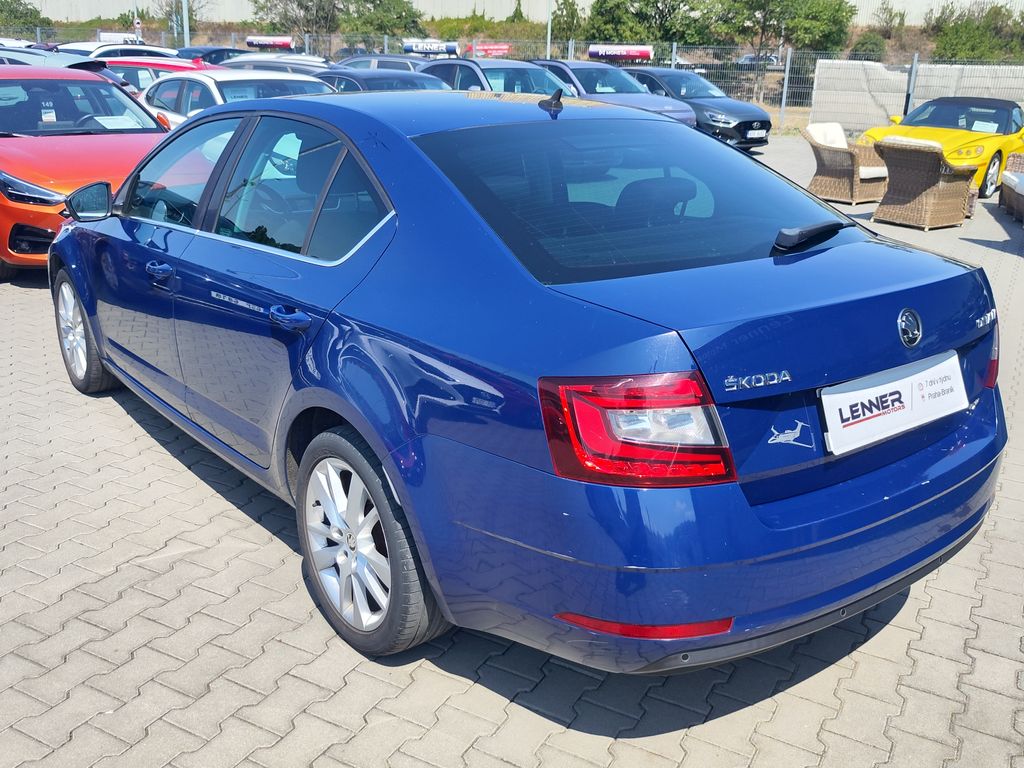 skoda-octavia-2-0-tdi-110kw-style-4x4 - 6