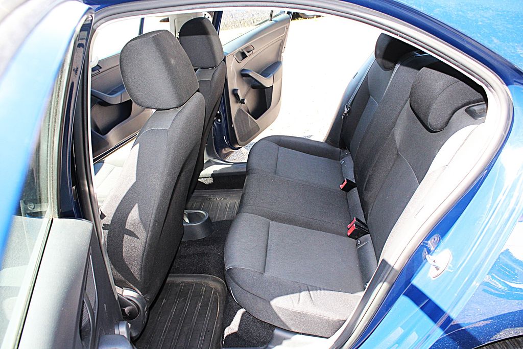 skoda-rapid-1-2-tsi-klima - 8