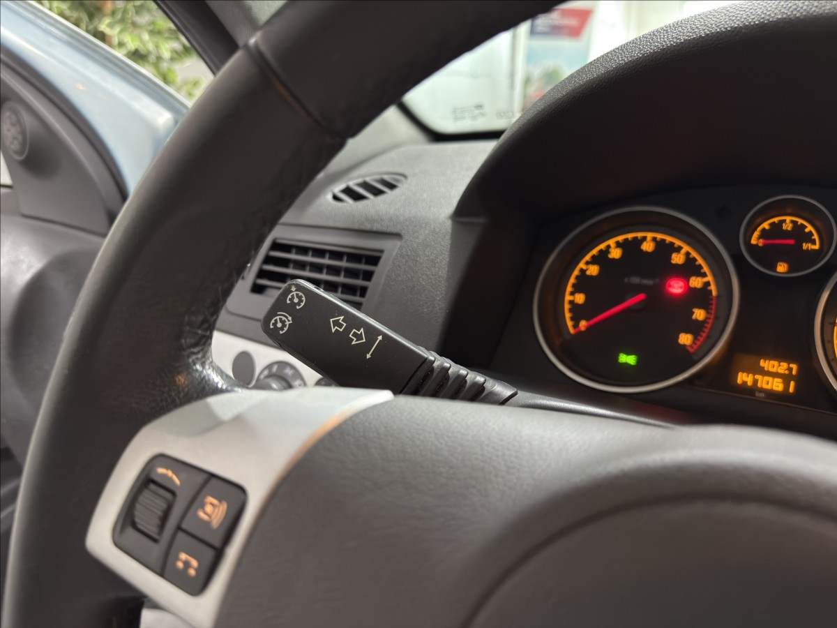 opel-astra-1-6-i-h-klimatizace-tempomat - 8