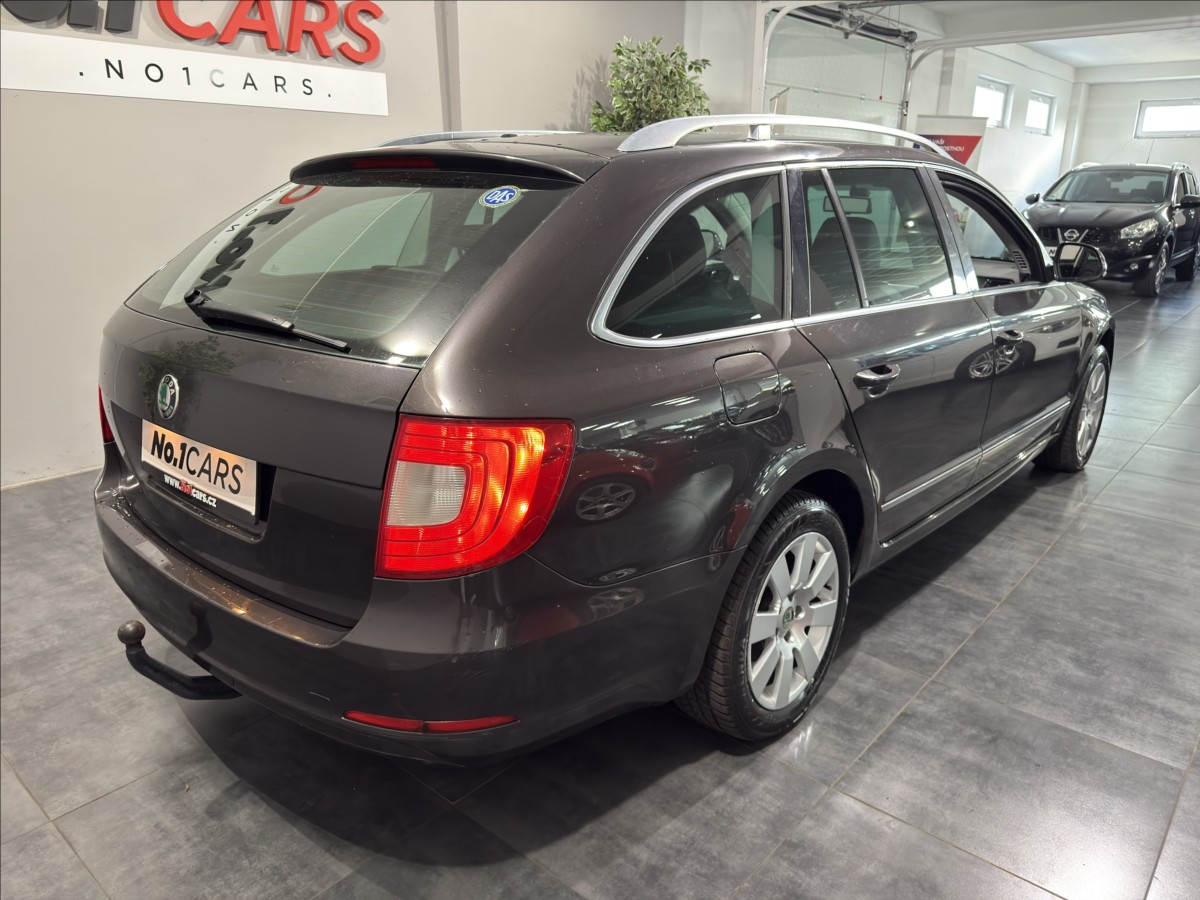 skoda-superb-2-0-tdi-103kw-elegance-xen - 4