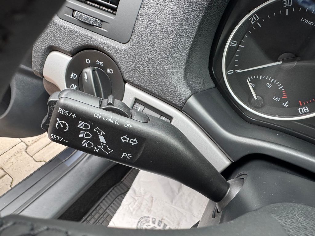 skoda-octavia-combi-1-8-tsi-ambition - 8