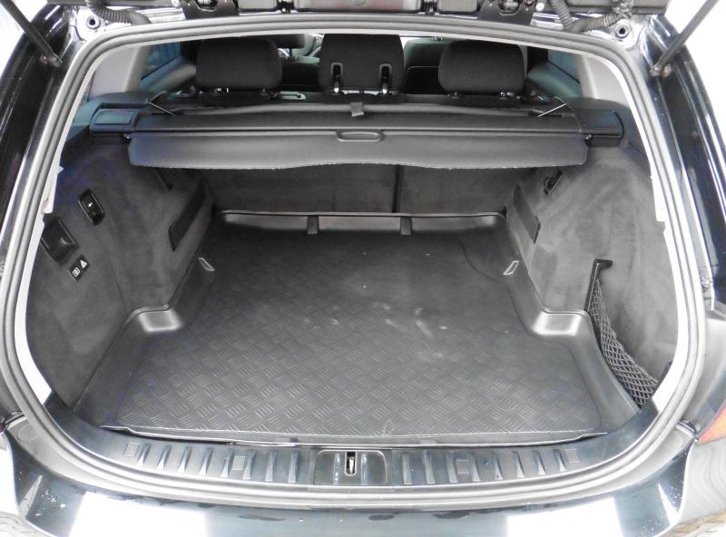 bmw-rada-3-320i-touring-navi - 6