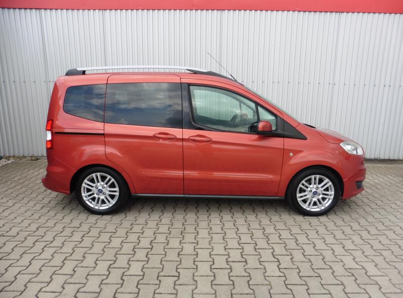 ford-tourneo-courier-1-0-ecoboost-74-kw - 3