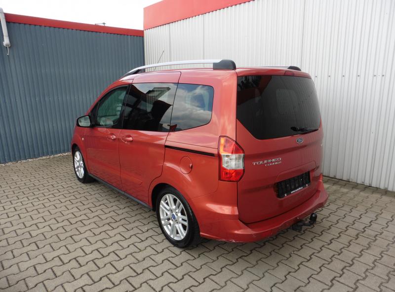 ford-tourneo-courier-1-0-ecoboost-74-kw - 4