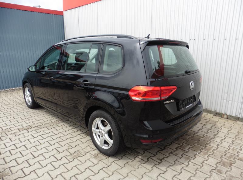 volkswagen-touran-1-6-tdi-comfortline-dsg-acc - 3