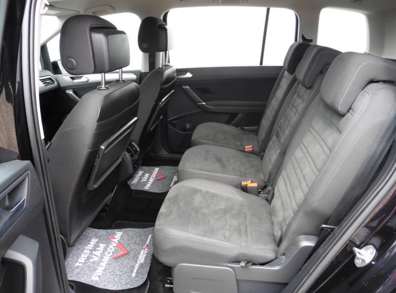 volkswagen-touran-1-6-tdi-comfortline-dsg-acc - 8