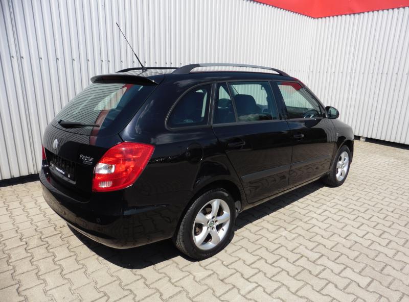 skoda-fabia-combi-1-4i-16v-elegance-vyhr-s - 2