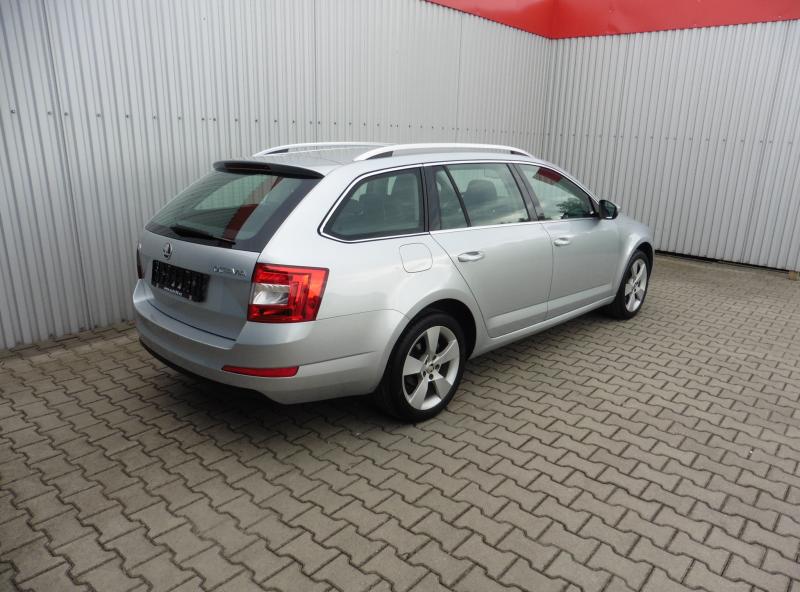 skoda-octavia-iii-combi-1-4-tsi-style - 4