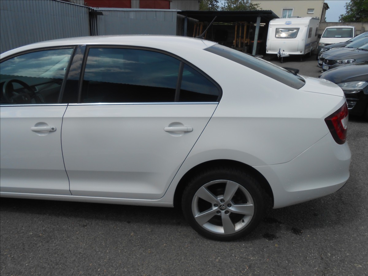 skoda-rapid-1-0-tsi-81kw-digiklima-vyhrev - 8