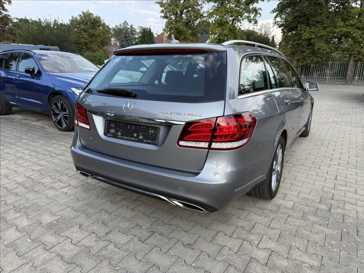 mercedes-benz-tridy-e-e-300de-hybrid-vzduch - 4