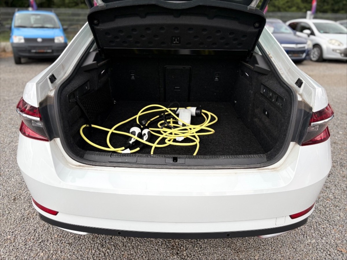 skoda-superb-1-4-tsi-iv-laurin-klement-dph - 6