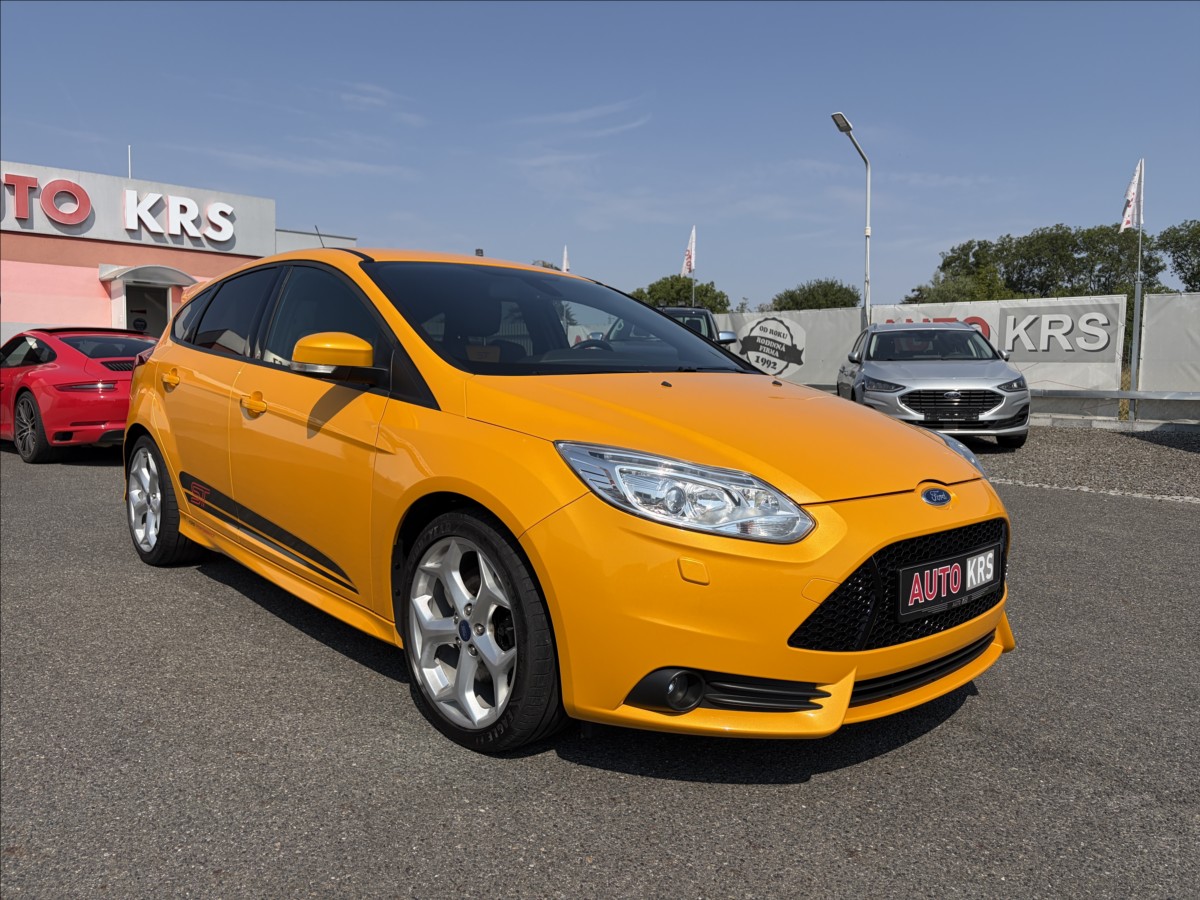 Ford Focus 2,0 EB 184KW ST, Xenony,Keyfree,Winterpaket