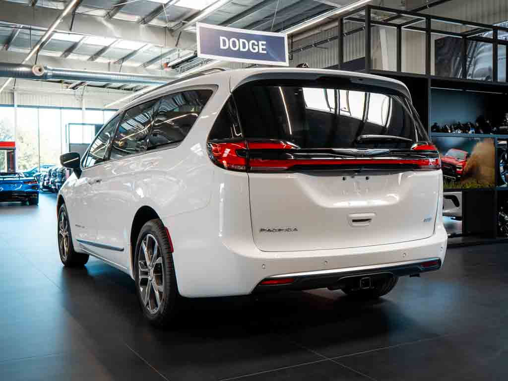 chrysler-pacifica-3-6-v6-pinnacle-awd-2x-lcd - 3