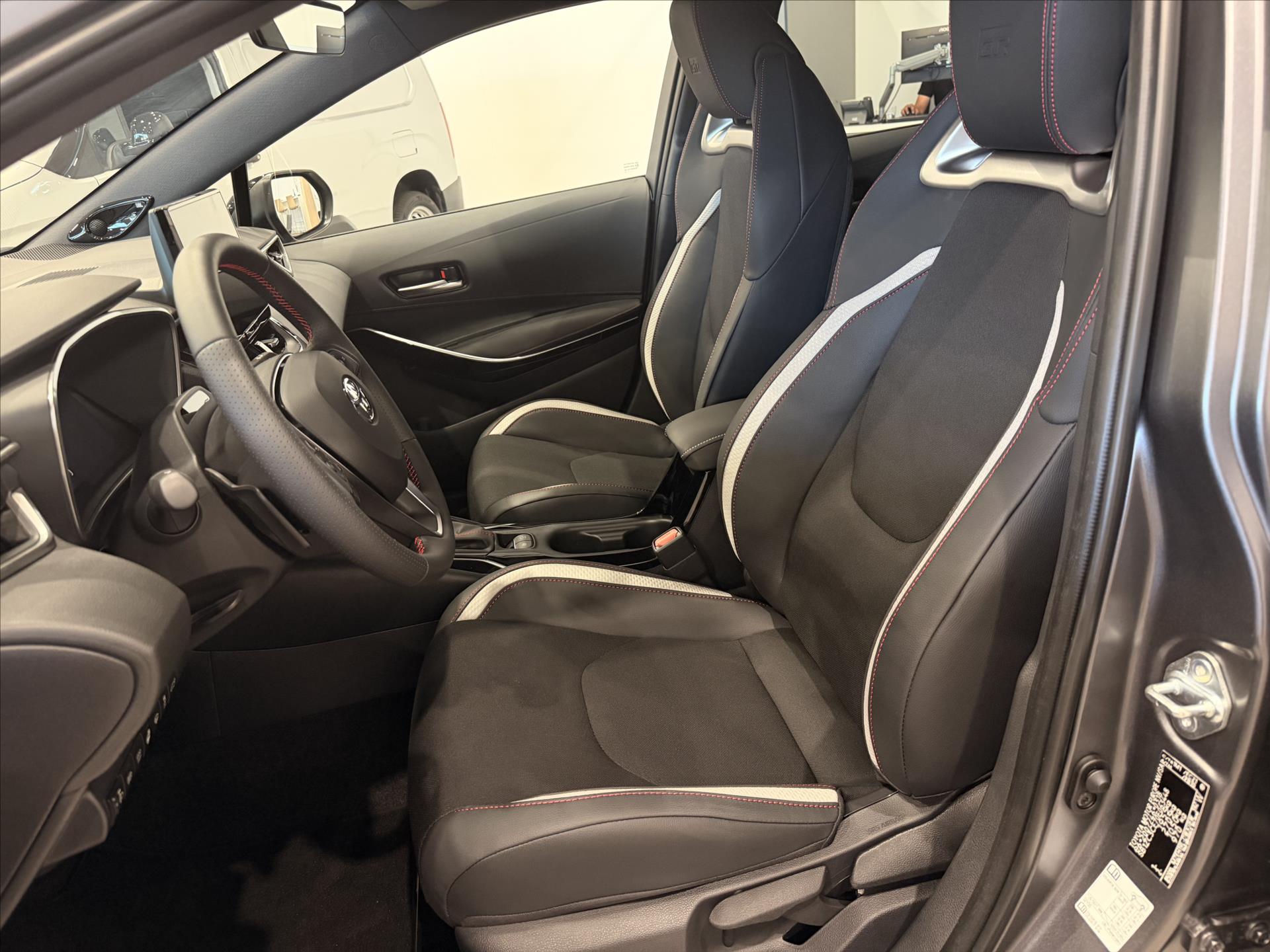 toyota-corolla-gr-sport-2-0-hybrid-178k - 8