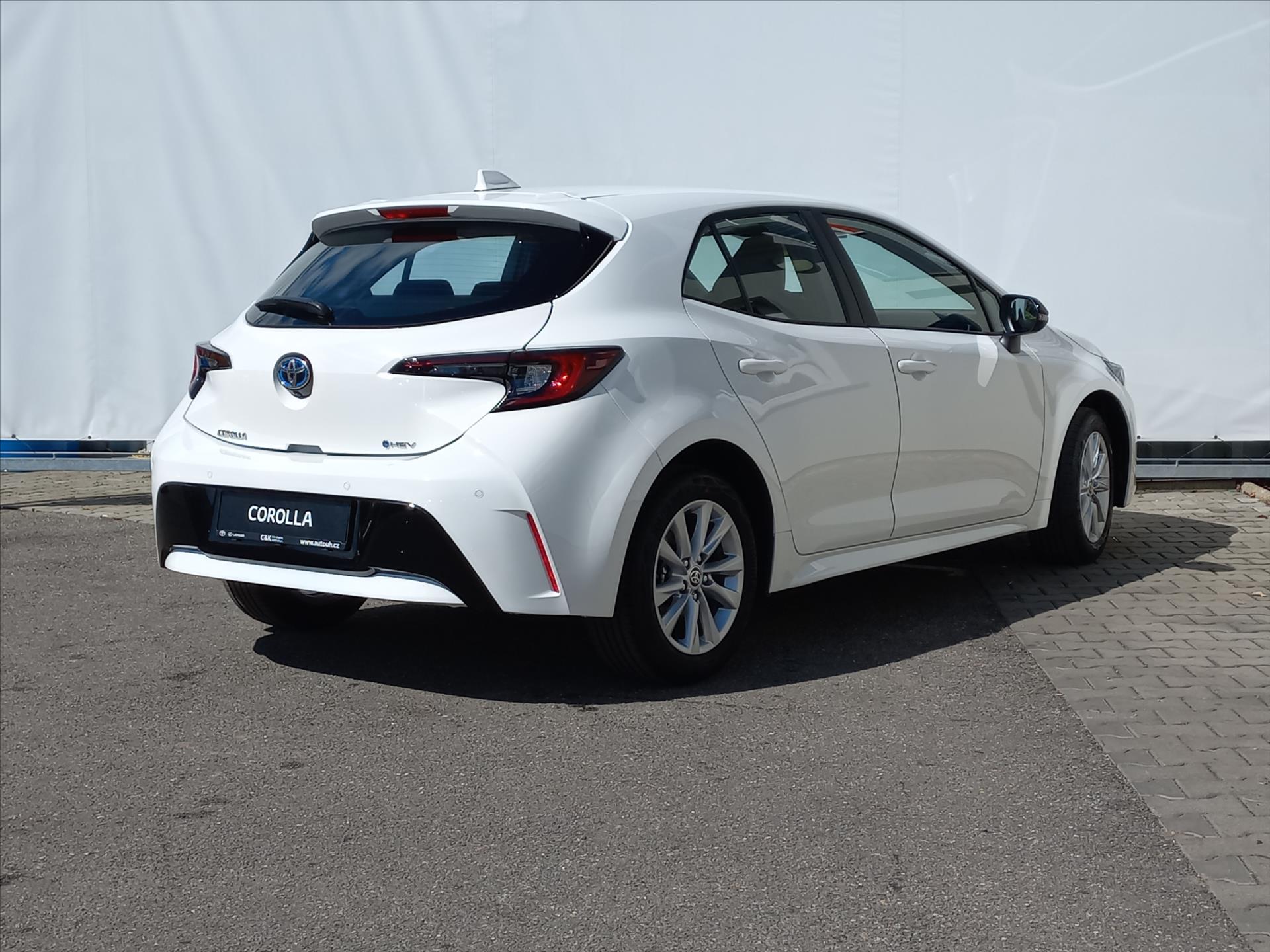 toyota-corolla-1-8-hybrid-e-cvt-140k-hb-comfort-tech - 2
