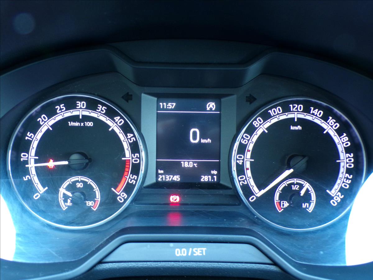 skoda-octavia-1-6-tdi - 7