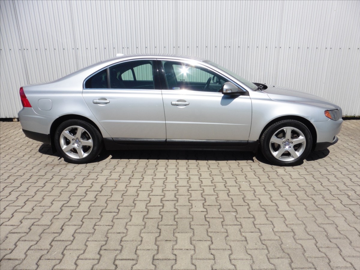 volvo-s80-2-4-d5-momentum - 3