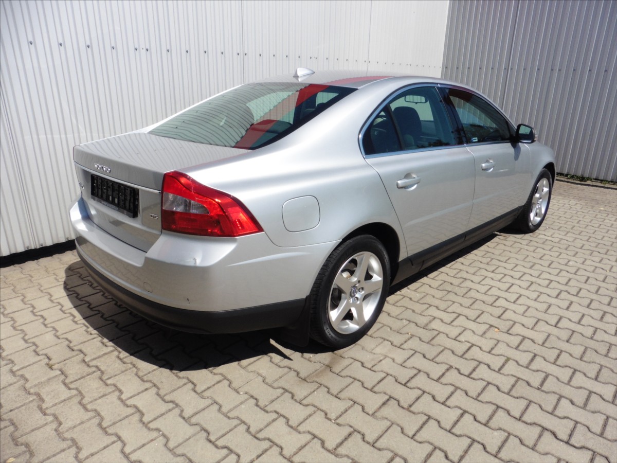 volvo-s80-2-4-d5-momentum - 4