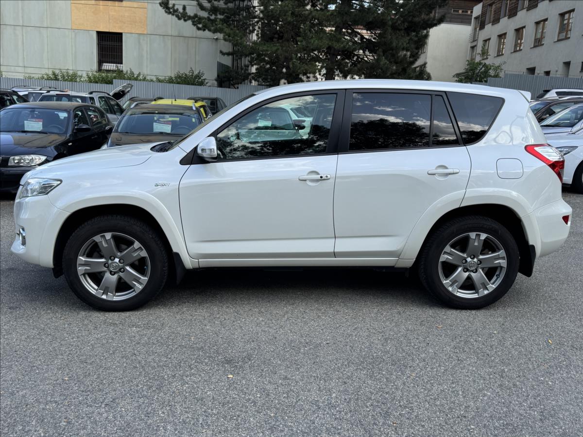 toyota-rav4-2-2-crossover-nadherny-stav - 3