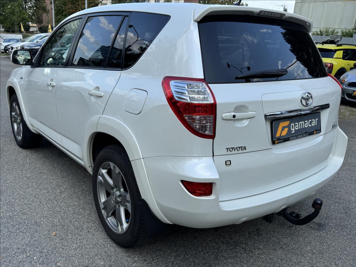 toyota-rav4-2-2-crossover-nadherny-stav - 5
