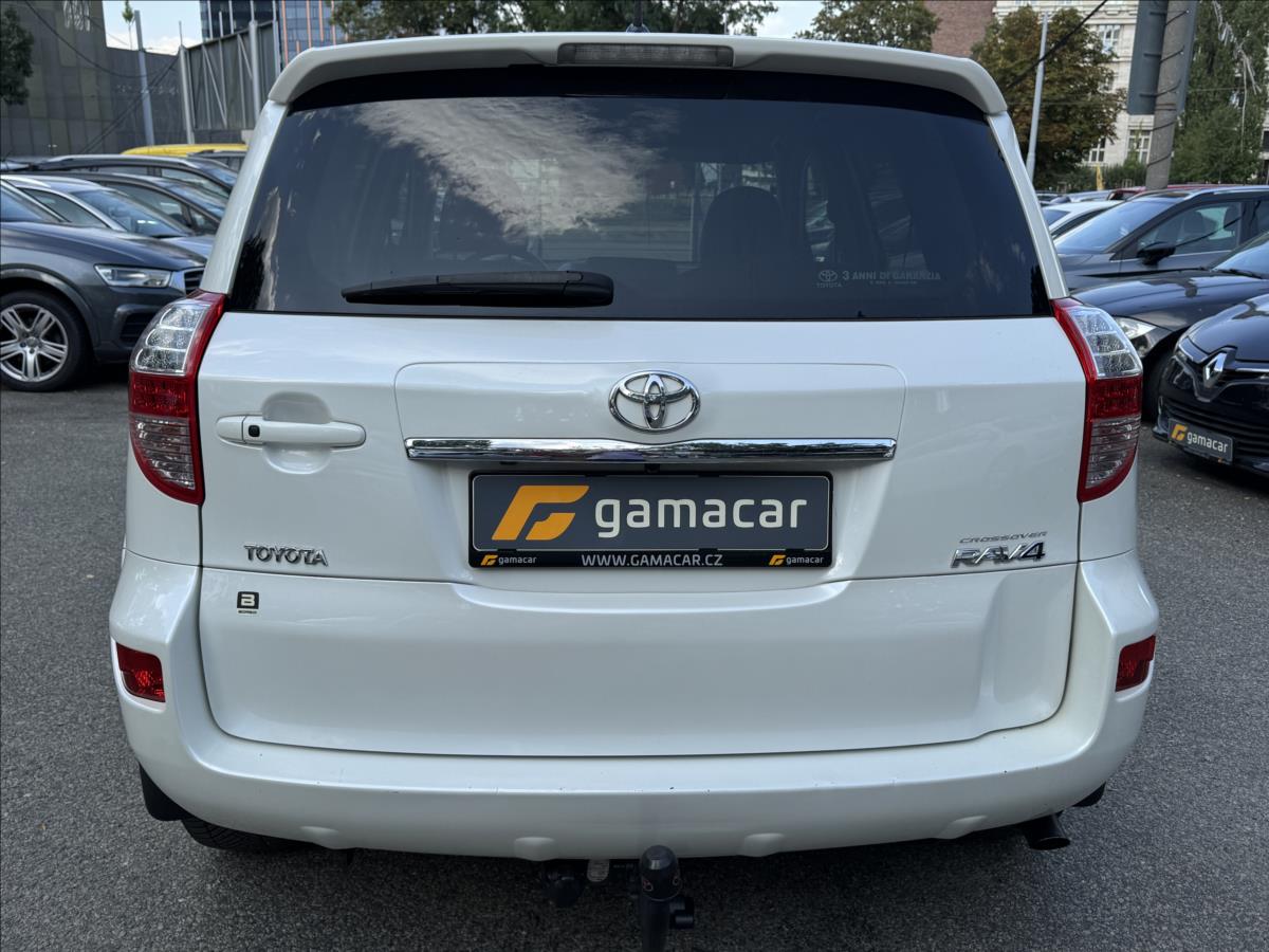 toyota-rav4-2-2-crossover-nadherny-stav - 7