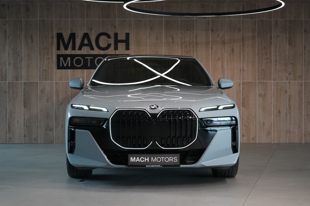 bmw-rada-7-740d-xdrive-m-paket-pro-b-w - 2